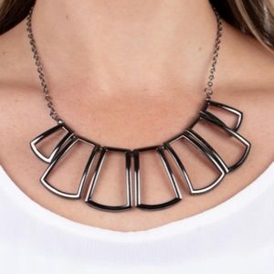 Necklace / Black